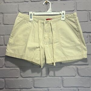 NWOT UNIONBAY Women Light Tan Flat Front Shorts size 11